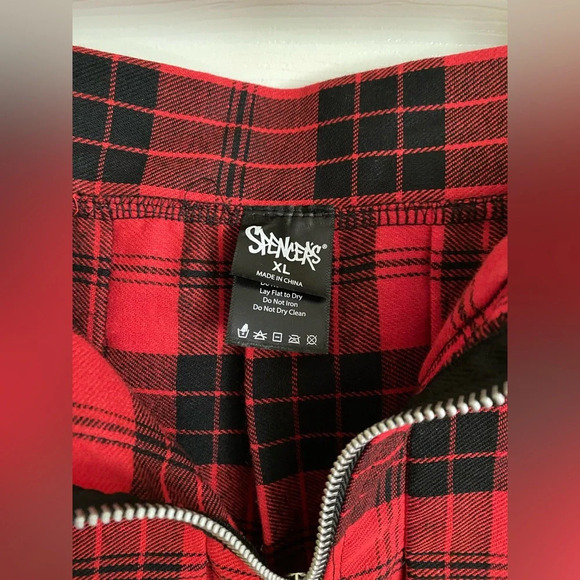 Red pleated plaid skirt with knife zipper back NWT - Picture 5 of 6
